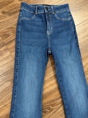 Dark Wash  FitJeans
